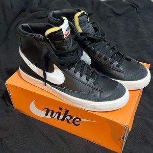 Nike Blazer Mid
